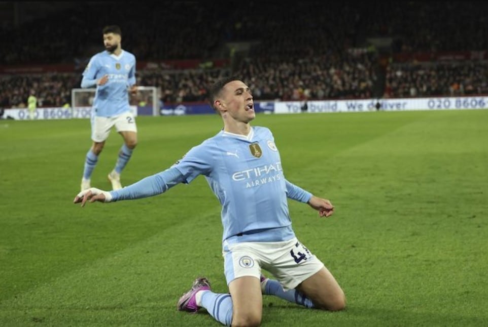 Màn ăn mừng bàn thắng của cầu thủ Manchester City Phil Foden