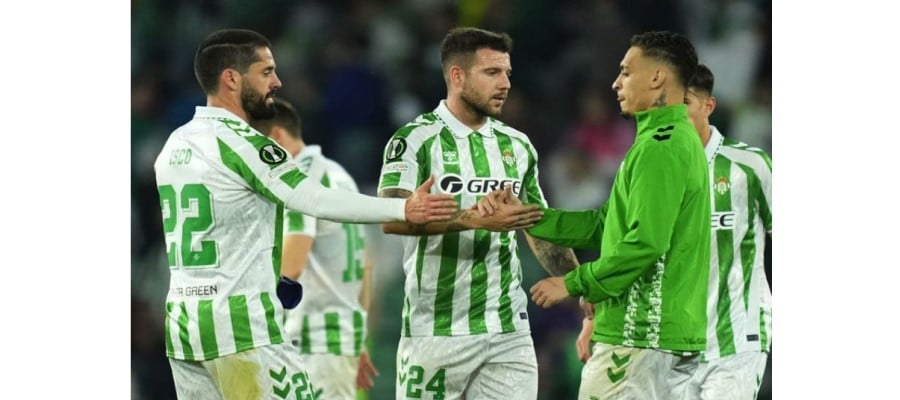Soi kèo Real Betis vs Fiorentina lúc 02h00 ngày 02/05/2025