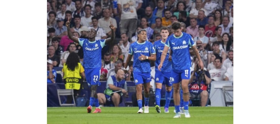 Soi kèo Marseille vs Ajax Amsterdam lúc 02h00 ngày 01/10/2025